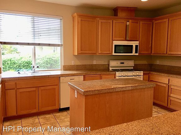 3rd image of 7970 Creekside Dr