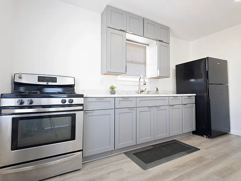 4505 Up River Rd — Photo 7