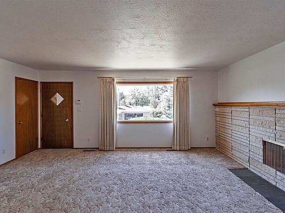5th image of 6412 N Royal Dr