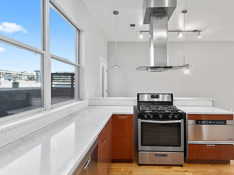 1015 N 21st St — Photo 26