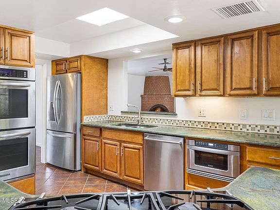 4th image of 6610 N Harran Dr