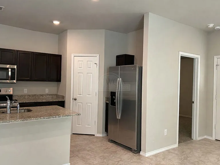 1319 Iron Horse Dr — Photo 8