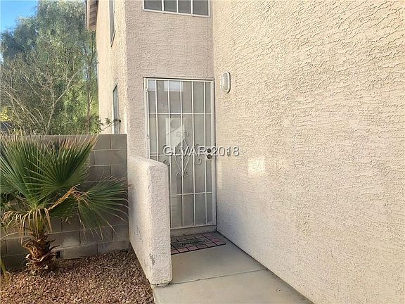 3rd image of 3724 Steinbeck Dr
