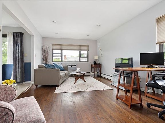 2nd image of 216 Fulton St APT 2B