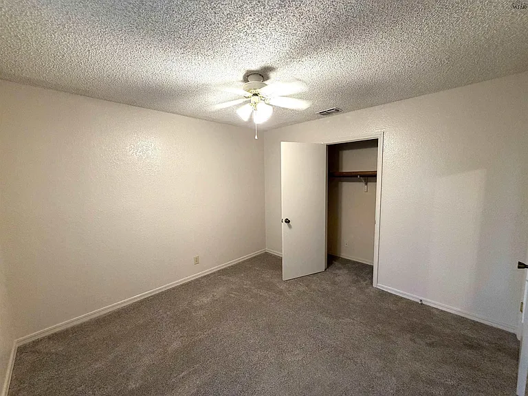 4830 Lovers Ln — Photo 10