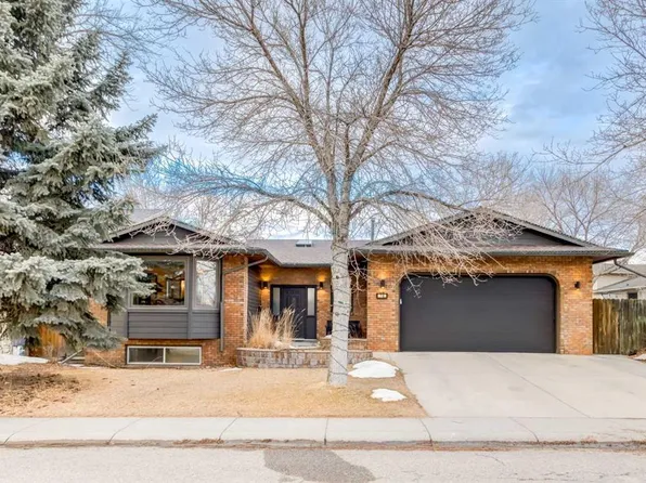 76 S Sunmount Rd SE, Calgary, AB T2X 2M7