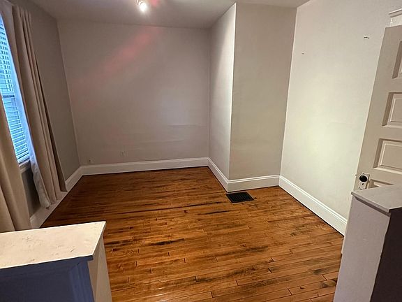 2nd image of 2483 Thurman Ave