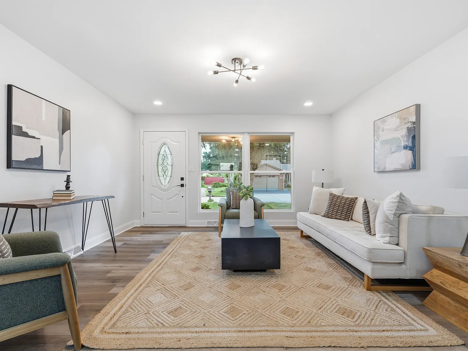 3 bed, 2.0 bath, 1276 sqft, $1,950 — Photo 4