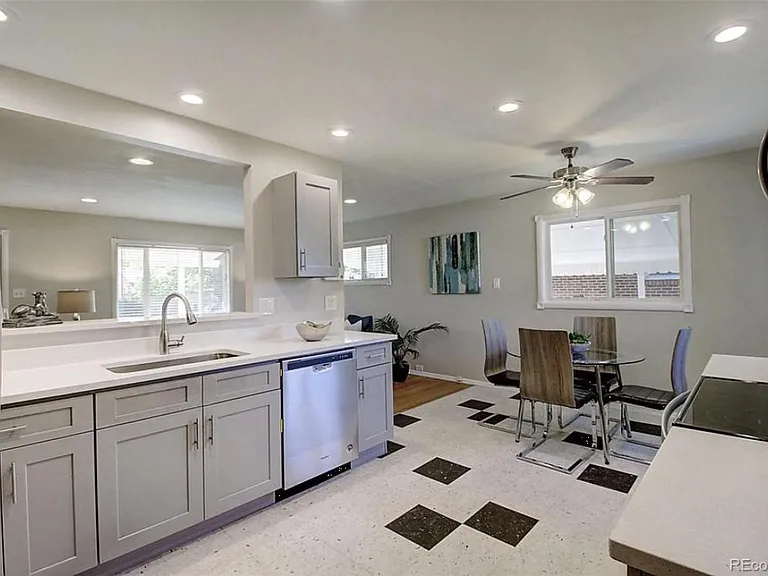 1385 Salem St — Photo 12