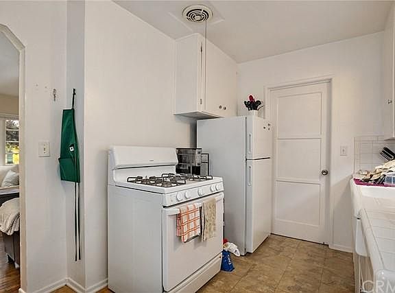 4th image of 1374 Fredericks St