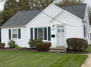 24143 Hedgewood Ave, Westlake, OH 44145