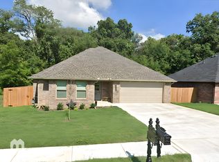 1311 Valley Dr, Gentry, AR 72734