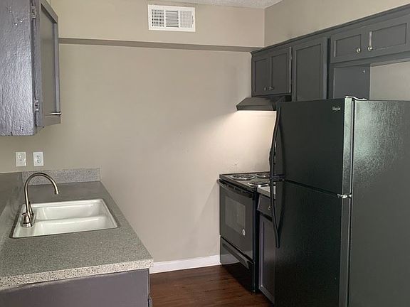 3rd image of 10518 Heizer Dr APT 05