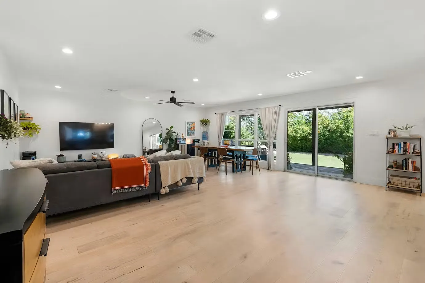 6901 E Edgemont Ave — Photo 4