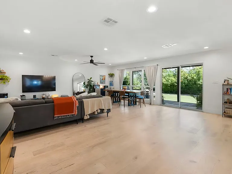 6901 E Edgemont Ave — Photo 4