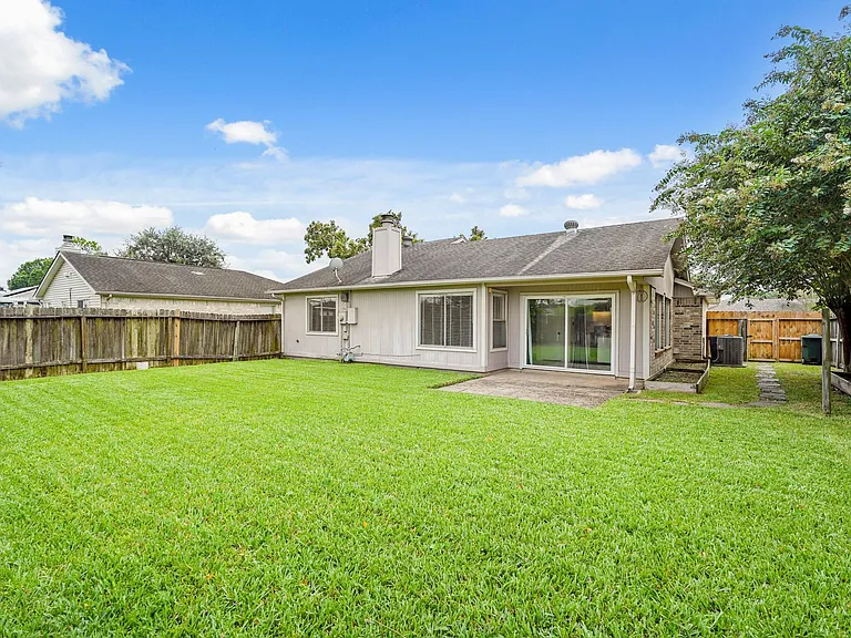 2911 Garden Ln — Photo 18