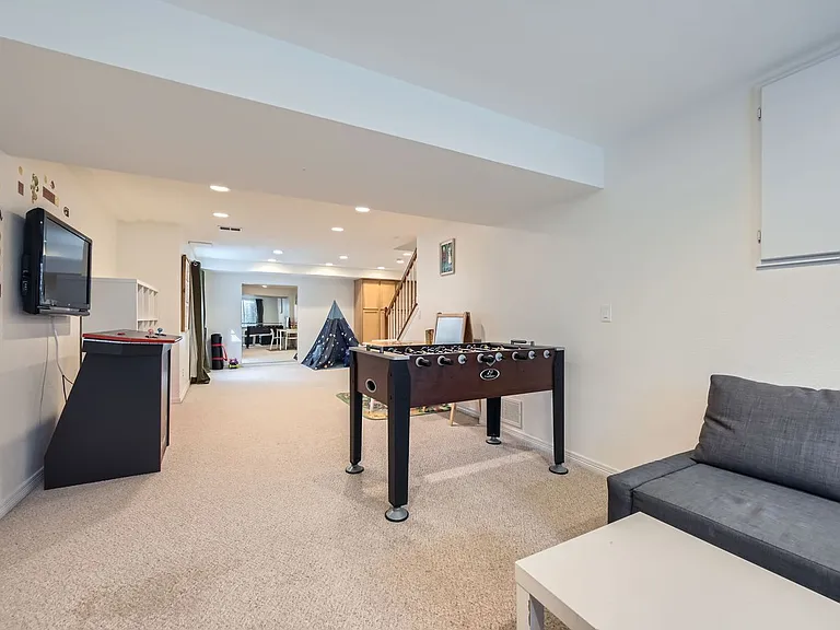 2524 Lexington St — Photo 23