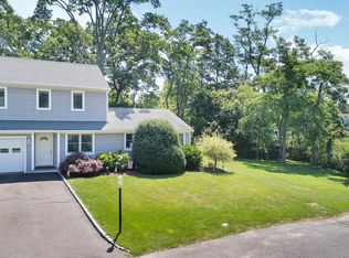 25 S End Ct, Old Greenwich, CT 06870