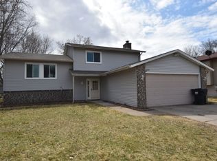 7325 79th Ave N, Brooklyn Park, MN 55445