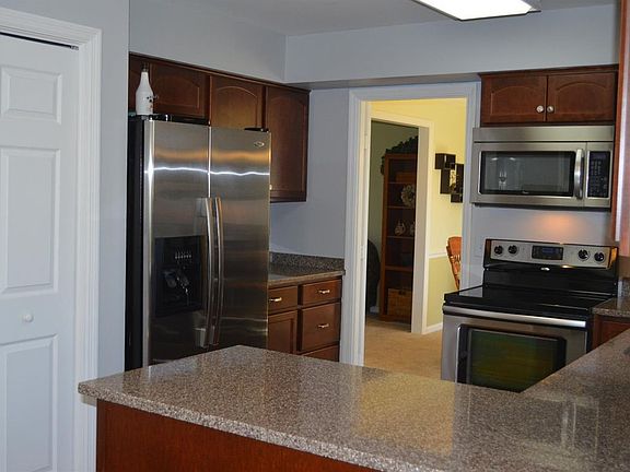 5th image of 7733 Fox Trail Ln