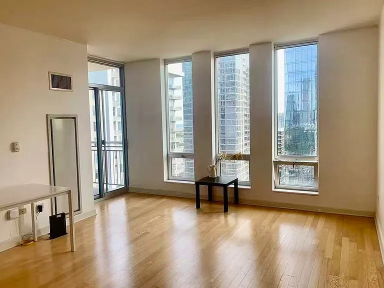 1250 S Michigan Ave #1904 — Photo 3