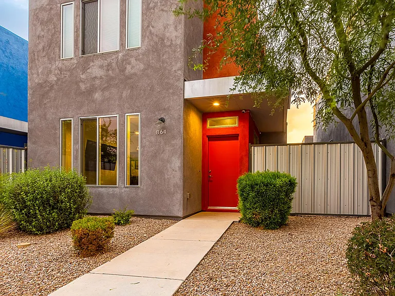 864 E Park Modern Dr — Photo 4
