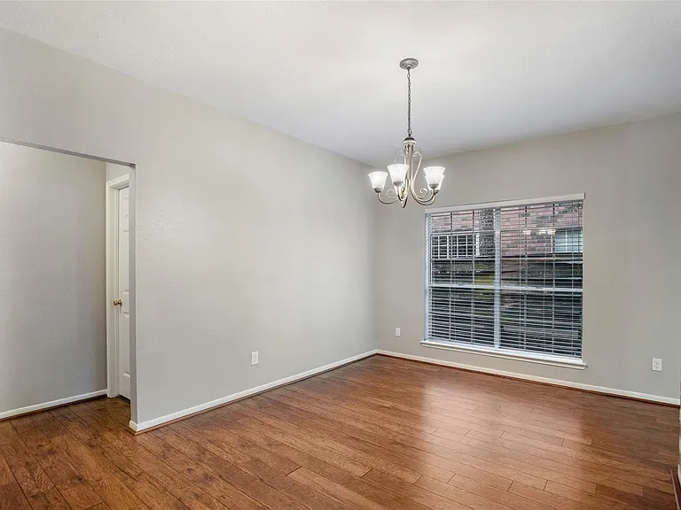 98 S Village Knoll Cir — Photo 5