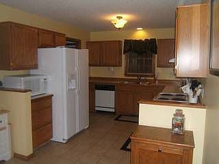 2nd image of 6640 Glen Lily Rd