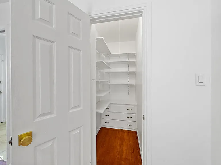 1412 Norton Ave — Photo 18