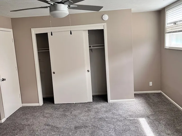Bristol Square Apartments — Photo 52