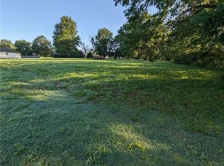 E Musket Rd, Nevada, MO 64772