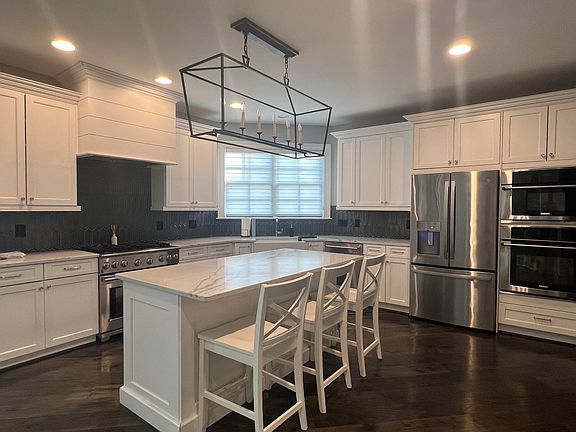 3rd image of 678 Canterbury Dr