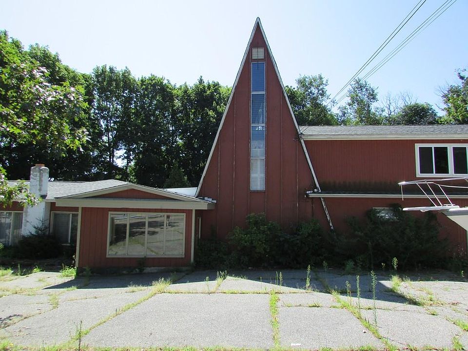 2nd image of 64 Highland Ave