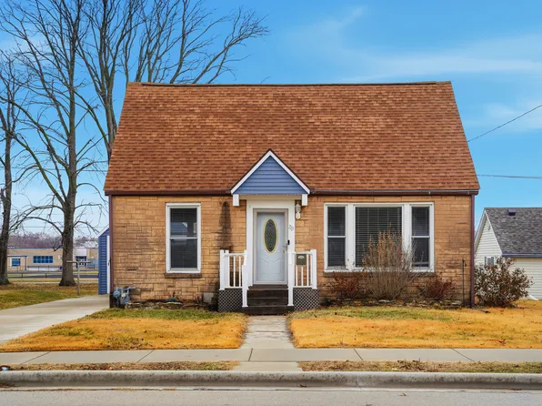 710 E 16th St, Sterling, IL 61081