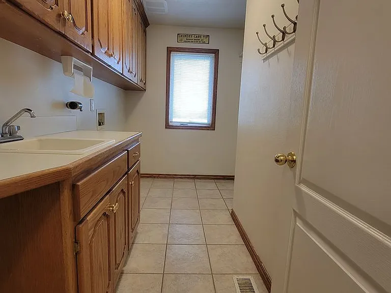 5204 E 65 S — Photo 28