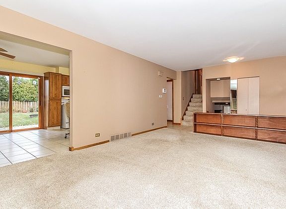 4th image of 160 N Pleasant Ave