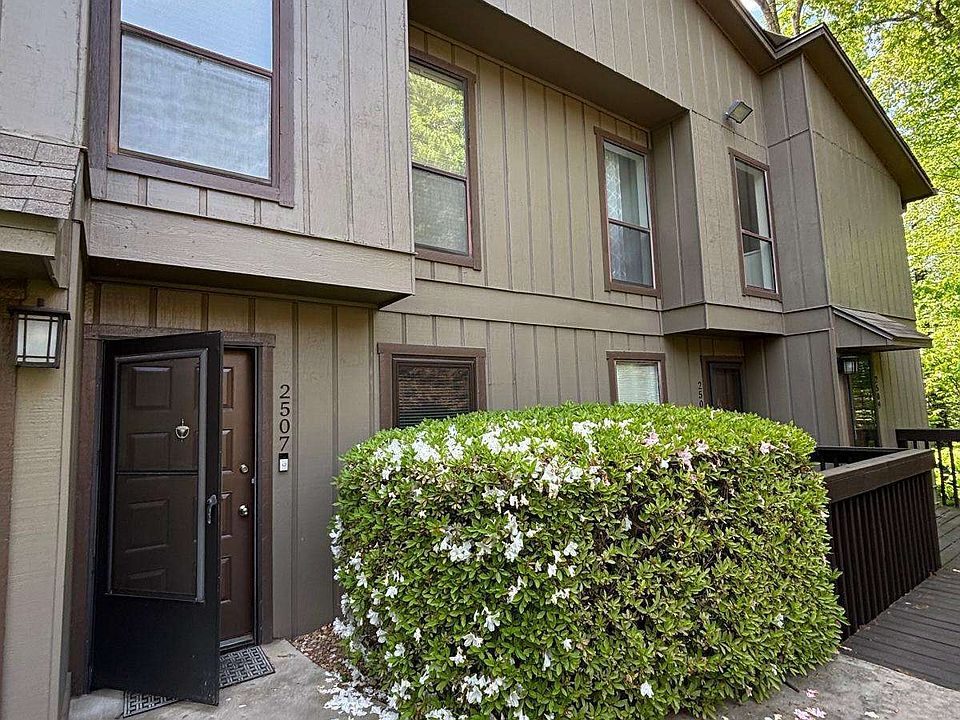 1st image of 2507 Cumberland Ct SE