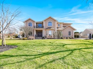 536 Green Valley Rd, Paramus, NJ 07652