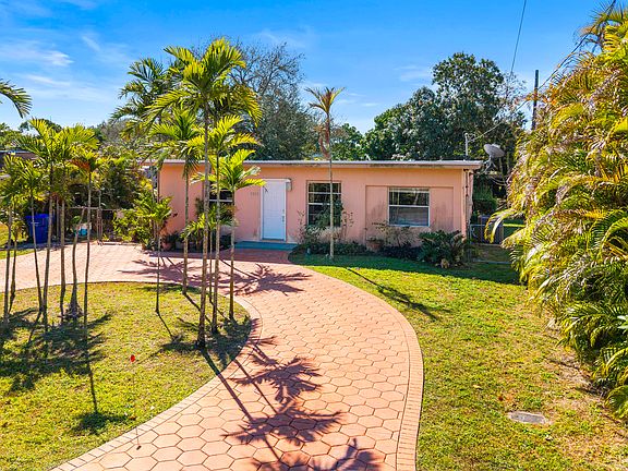 4th image of 5838 Harding Street