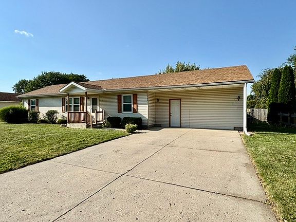 3rd image of 3480 Redbud Dr