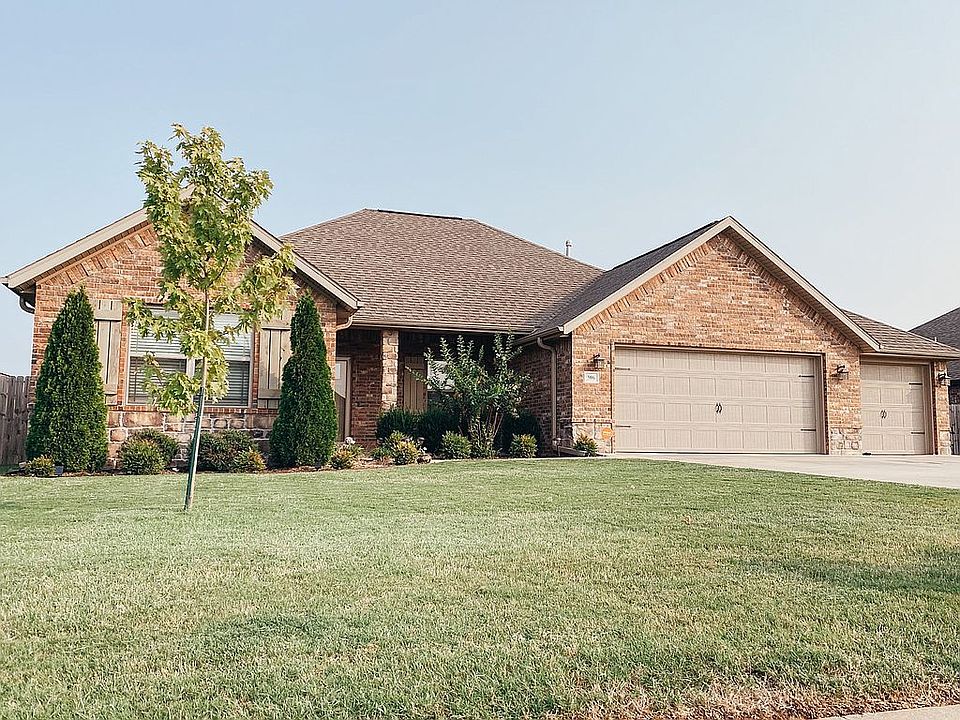 1st image of 906 Sedgwick Dr
