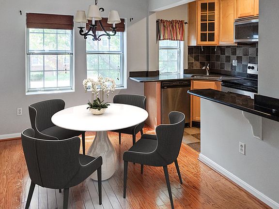 2nd image of 1853 Wilson Blvd APT 366