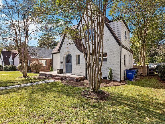 4th image of 2707 N Roxboro St