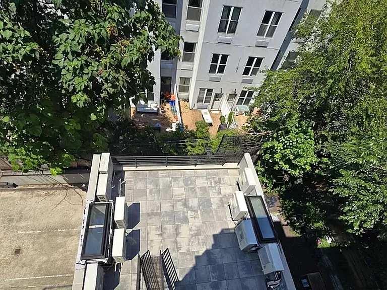 29 Montrose Ave #5G — Photo 15