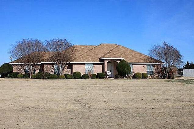 1st image of 721 Willow Ln