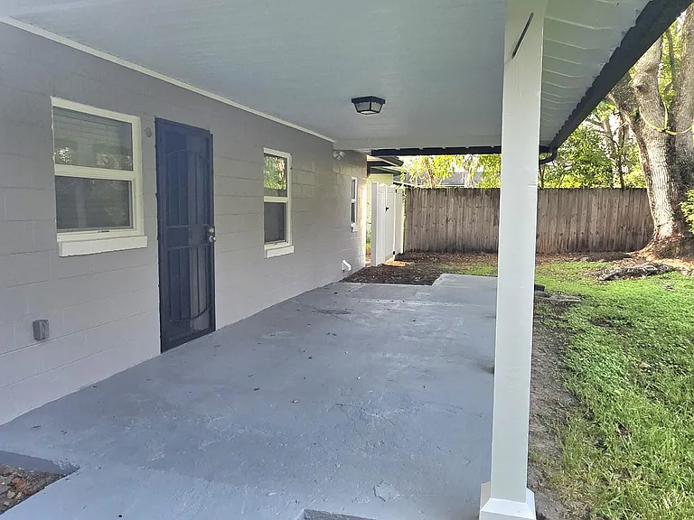 615 Luna Ct — Photo 23