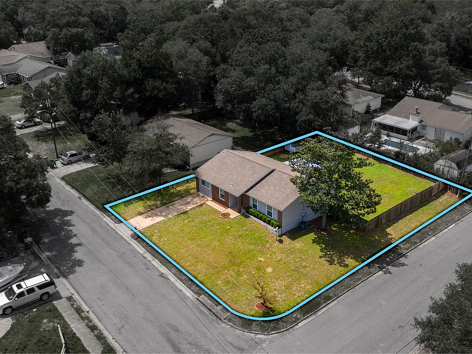 1st image of 401 Larkspur Ct