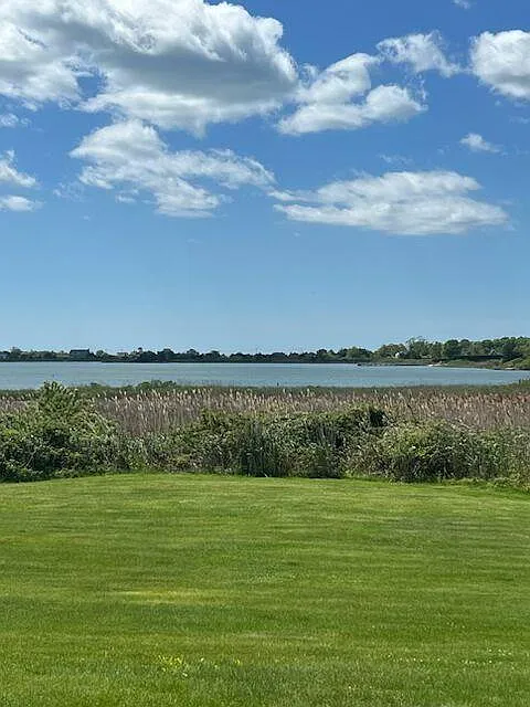 2 bed, 1250 sqft, $9,000 — Photo 2