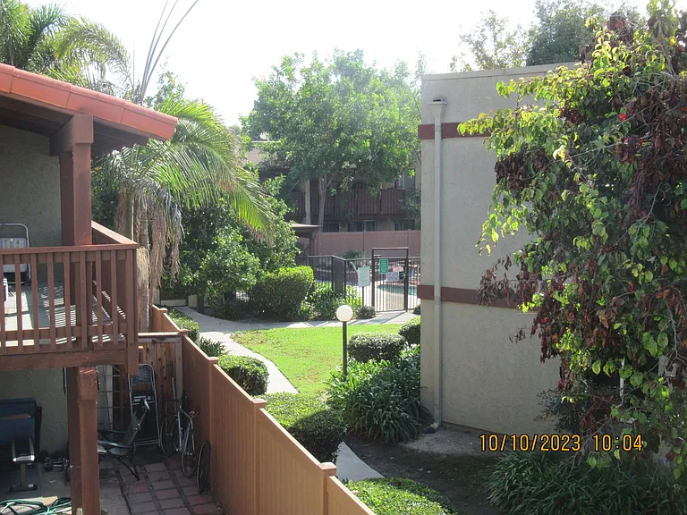 1030 W Macarthur Blvd #154 — Photo 14