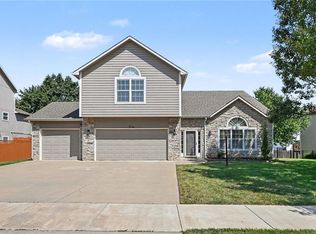 3214 Nottingham Ct, Lawrence, KS 66049